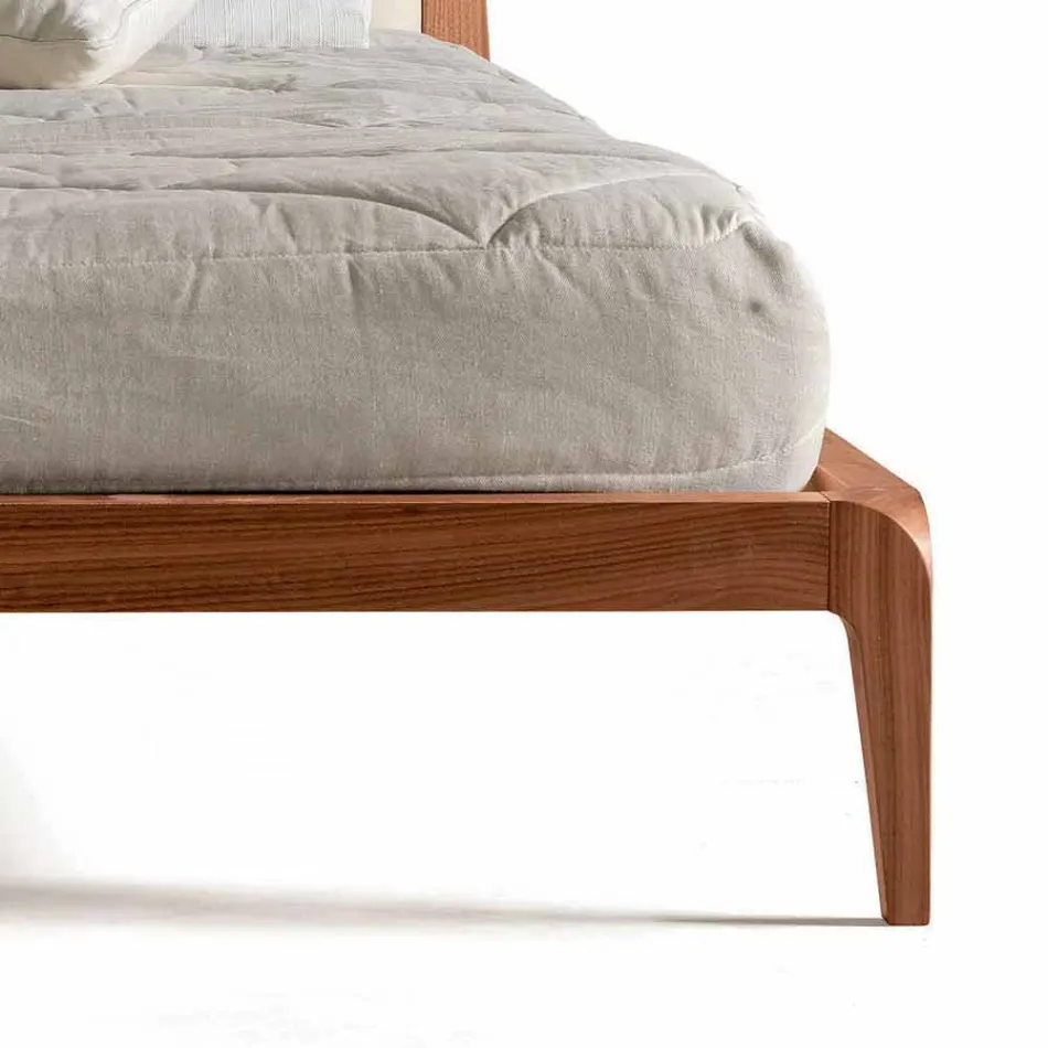 Letto matrimoniale di design con testata imbottita in pelle Menardo Viadurini