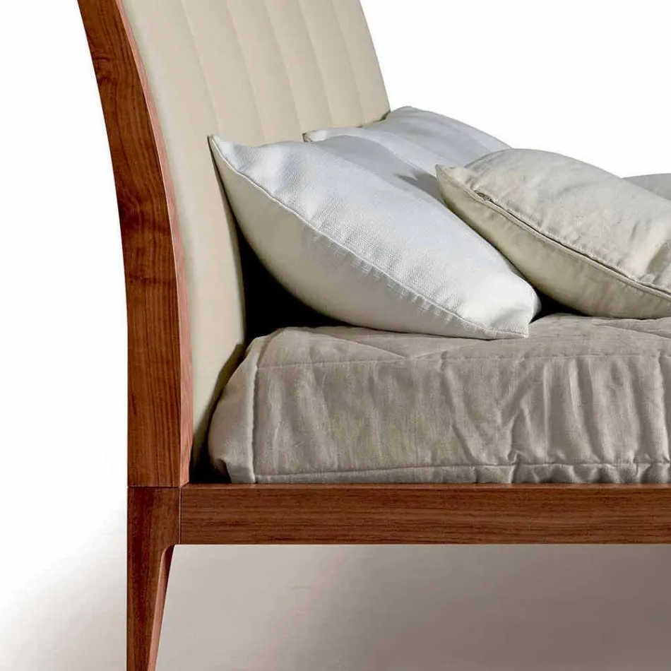 Letto matrimoniale di design con testata imbottita in pelle Menardo Viadurini
