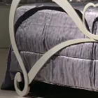 Letto matrimoniale in ferro imbottito con cristalli Kimberly Viadurini