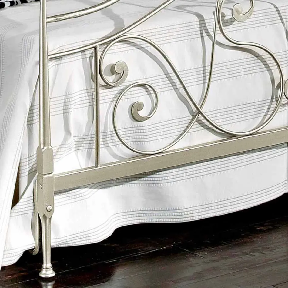Letto matrimoniale neoclassico forgiato a mano in ferro pieno Jessica Viadurini