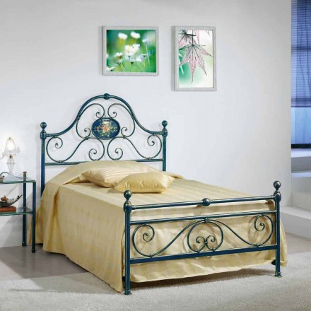 Letto una piazza e mezzo in ferro battuto schiacciato di design Gloria Viadurini