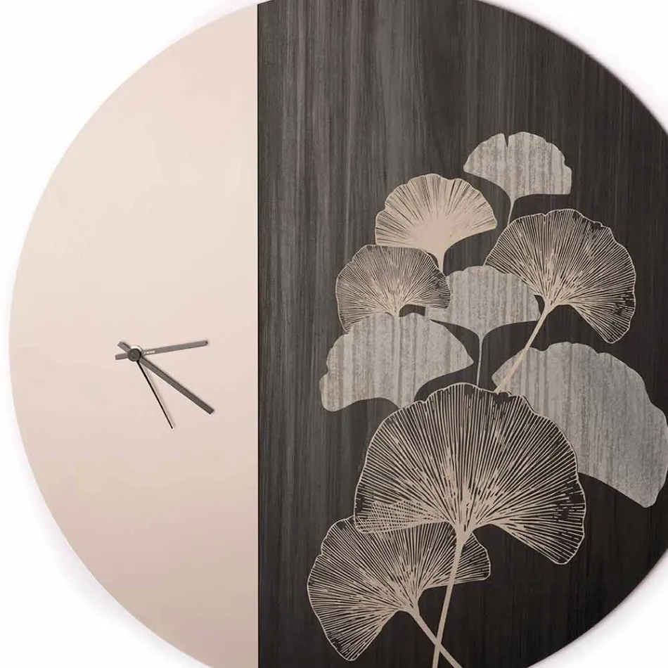 Orologio da Parete in Legno Design Tondo con Decori, 2 Finiture - Ginkgo Viadurini
