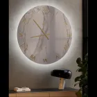 Orologio da Parete in Vetro Effetto Marmo Calacatta con Lancette in Ottone - Axis Viadurini