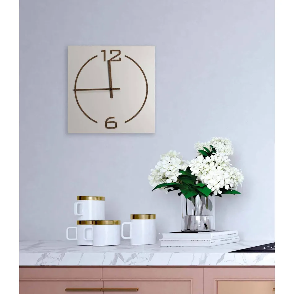 Orologio da Parete Quadrato e Moderno Design in Legno Beige e Marrone - Tabata Viadurini