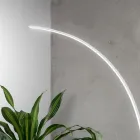Piantana Moderna a LED Dimmerabile in Metallo Nero, Oro o Bianco - Gondola Viadurini