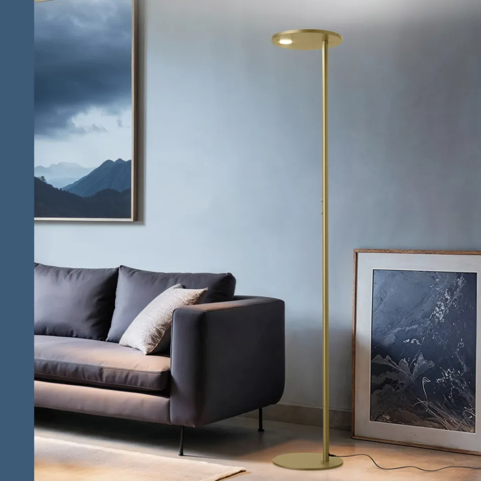 Piantana Realizzata in Metallo di Diverse Finiture Made in Italy - Lumi Viadurini