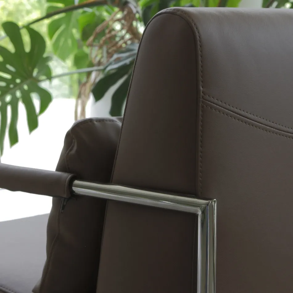 Poltroncina in Metallo e Seduta in Ecopelle Made in Italy - Menta Viadurini