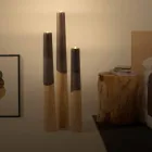 Portacandela Moderno in Legno di Pino Massello con Dettagli Colorati - Candore Viadurini
