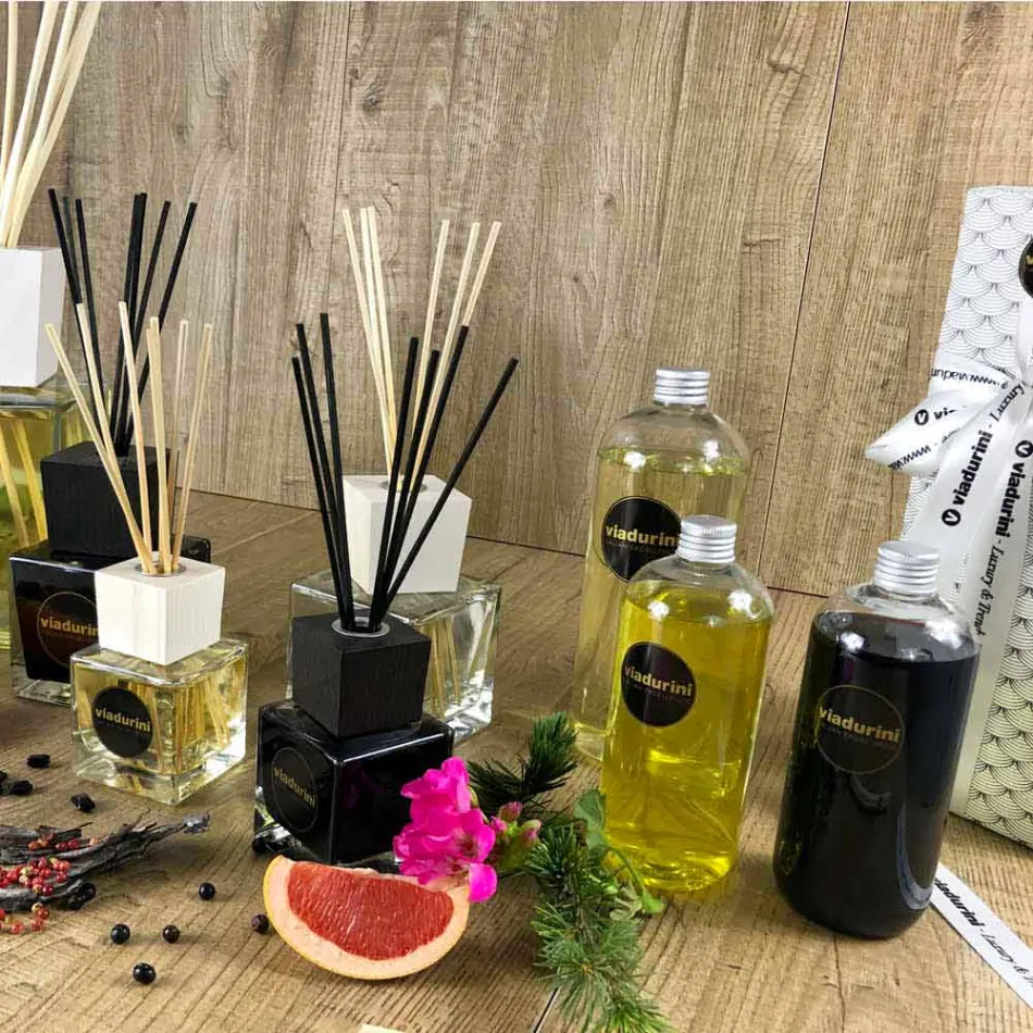 Profumatore Ambiente Legno di Oud 200 ml con Bastoncini - Ventodisardegna Viadurini