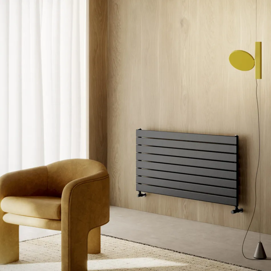 Radiatore Singolo Idraulico in Acciaio al Carbonio Nero Made in Italy - Ciro Viadurini