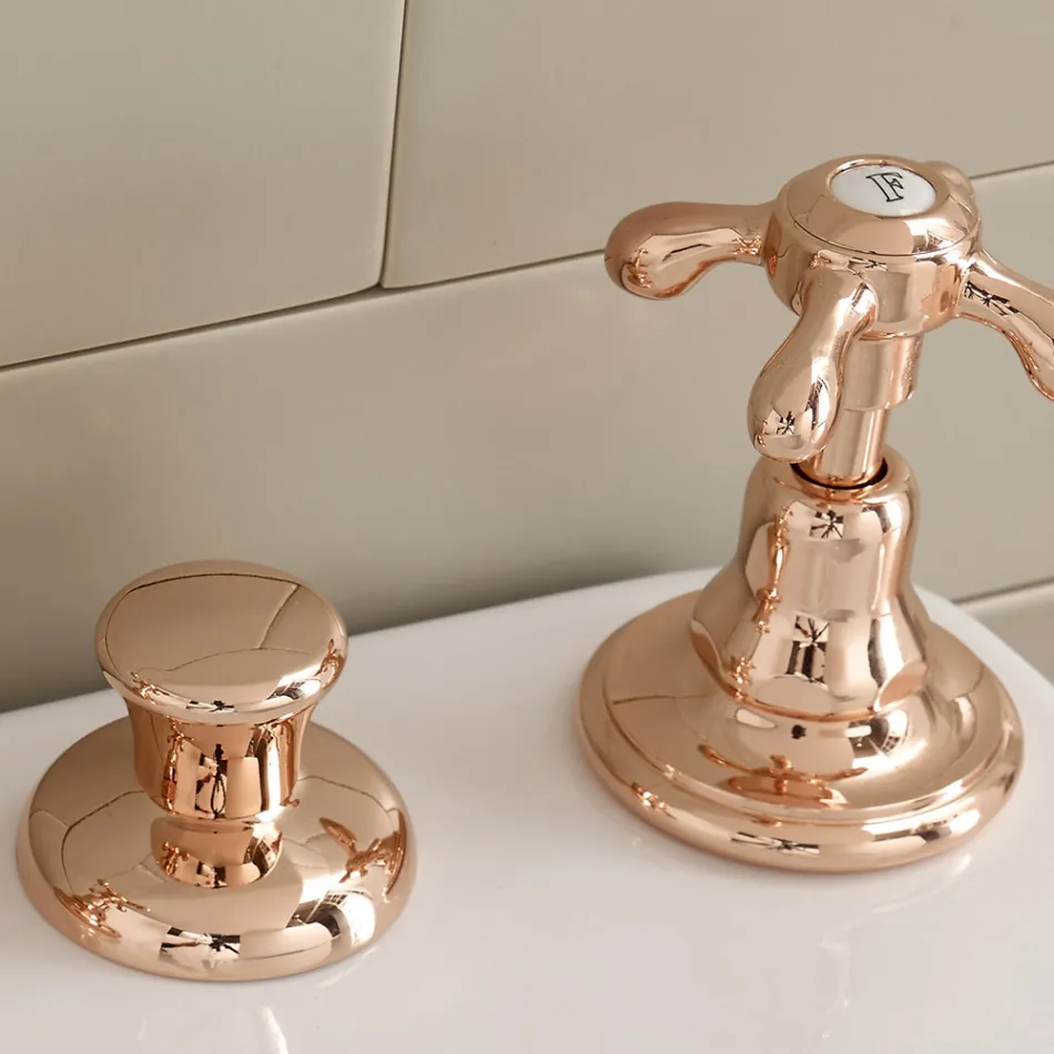 Rubinetteria Bidet 3 Fori, Erogazione Interna, in Ottone Vintage – Klarisa Viadurini