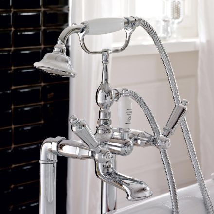 Rubinetteria Vasca a Pavimento con Doccetta in Ottone Made in Italy - Noriana Viadurini