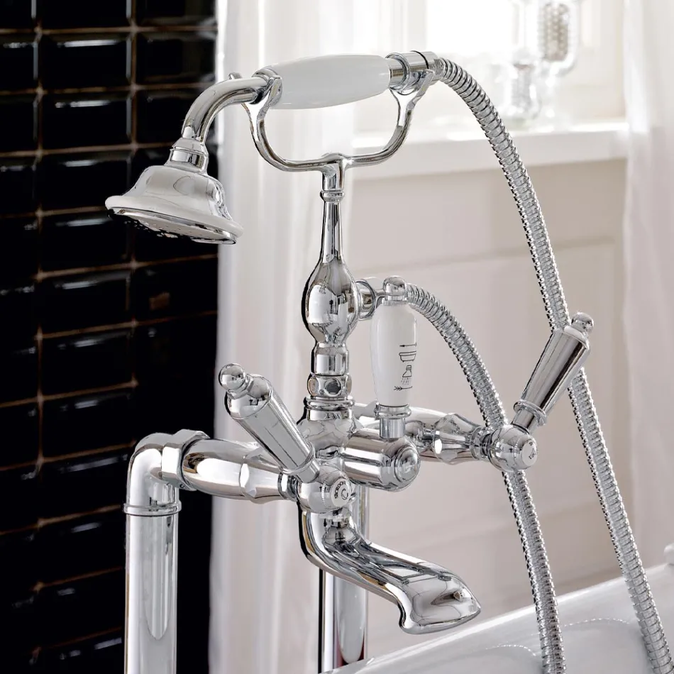 Rubinetteria Vasca a Pavimento con Doccetta in Ottone Made in Italy - Noriana Viadurini