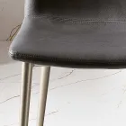 Sedia in Tessuto Fibrato Effetto Pelle e Gambe in Metallo Made in Italy - Amane Viadurini