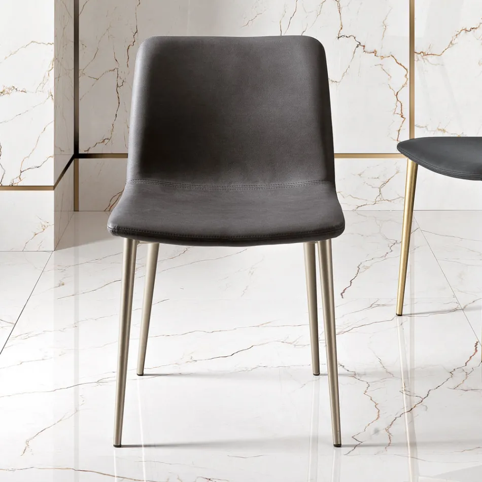 Sedia in Tessuto Fibrato Effetto Pelle e Gambe in Metallo Made in Italy - Amane Viadurini
