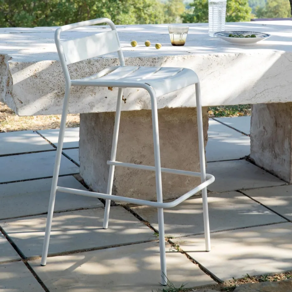 Sgabello da Esterno Impilabile in Metallo Zincato Made in Italy - Amina Viadurini