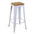 Sgabello da Interno e Esterno in Ferro Altezza 76 cm - Cancelleria