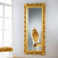Specchiera da terra/ parete di design con finitura foglia oro Mata
