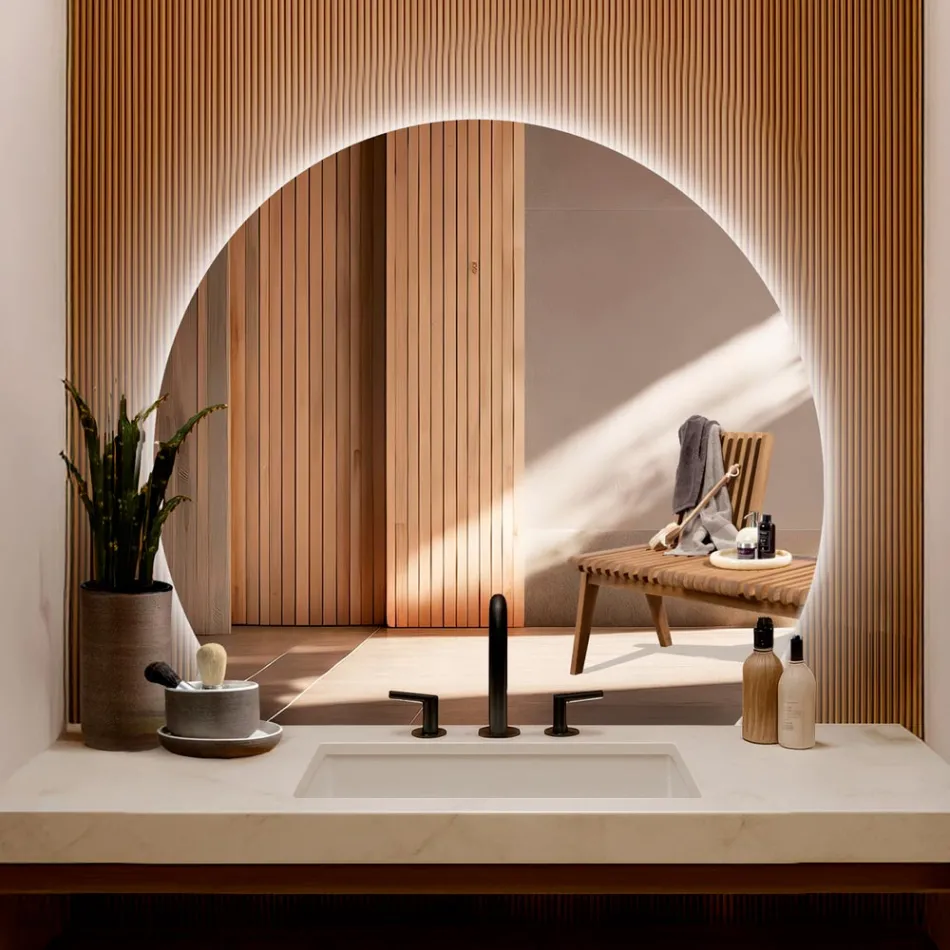 Specchio Retroilluminato con Stripe Led a Luce Continua sulla Parete - Excelsior Viadurini