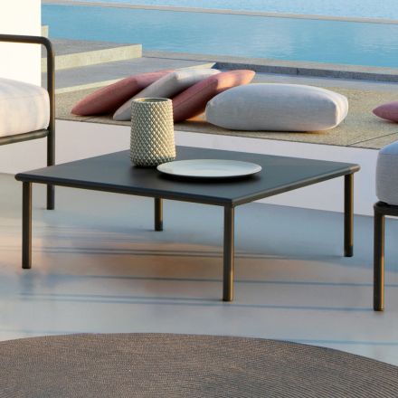Tavolino da Giardino in Acciaio Zincato Realizzato in Italia – Arwen Viadurini