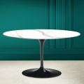 Tavolino Tulip Saarinen H 41 Ovale in Ceramica Calacatta Michelangelo - Scarlet