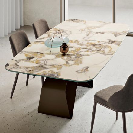 Tavolo 210x110 cm con Piano in Ceramica Effetto Marmo e Base in Metallo - Adriano Viadurini