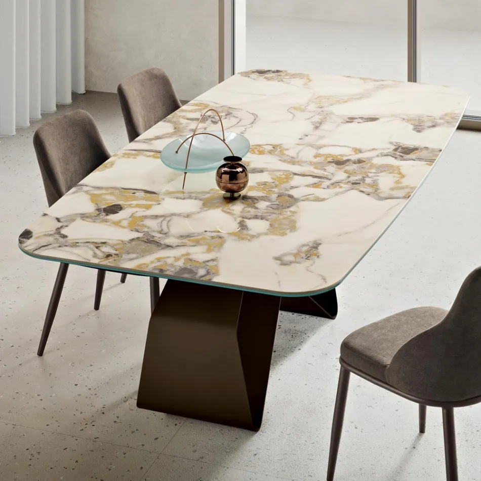 Tavolo 210x110 cm con Piano in Ceramica Effetto Marmo e Base in Metallo - Adriano Viadurini