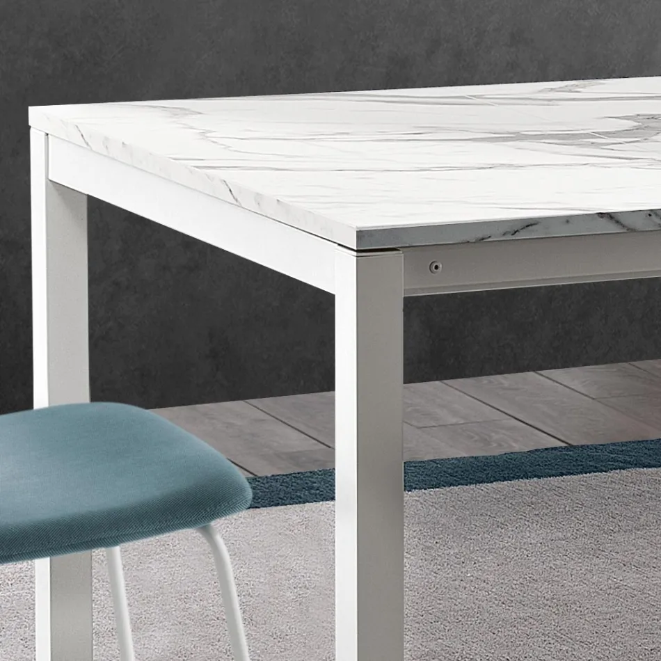 Tavolo Allungabile a 260 cm con Piano in Melaminico Finitura Calacatta - Shaila Viadurini