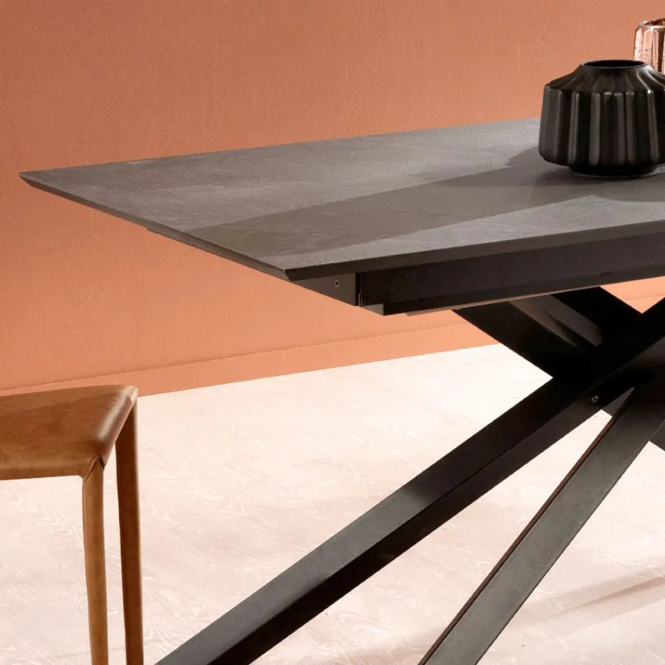 Tavolo allungabile di design con gambe in metallo, Lucera Viadurini
