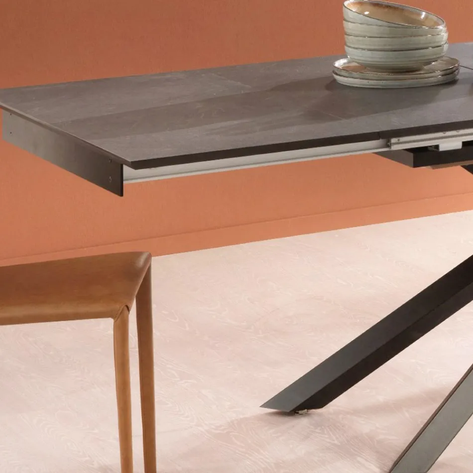 Tavolo allungabile di design con gambe in metallo, Lucera Viadurini