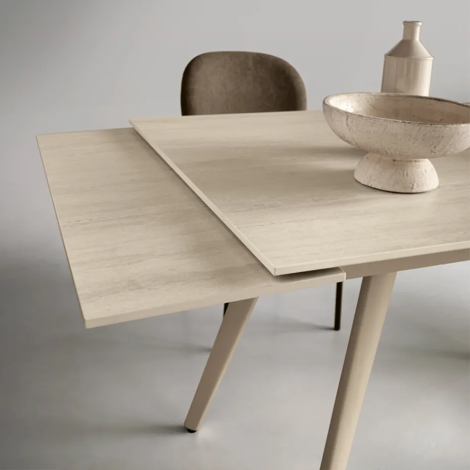 Tavolo Allungabile Fino a 180 cm in Pietra Effetto Marmo e Metallo - Numa Viadurini
