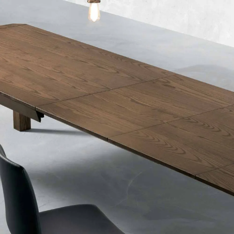 Tavolo allungabile moderno con gambe trapezio in legno frassino Parre Viadurini