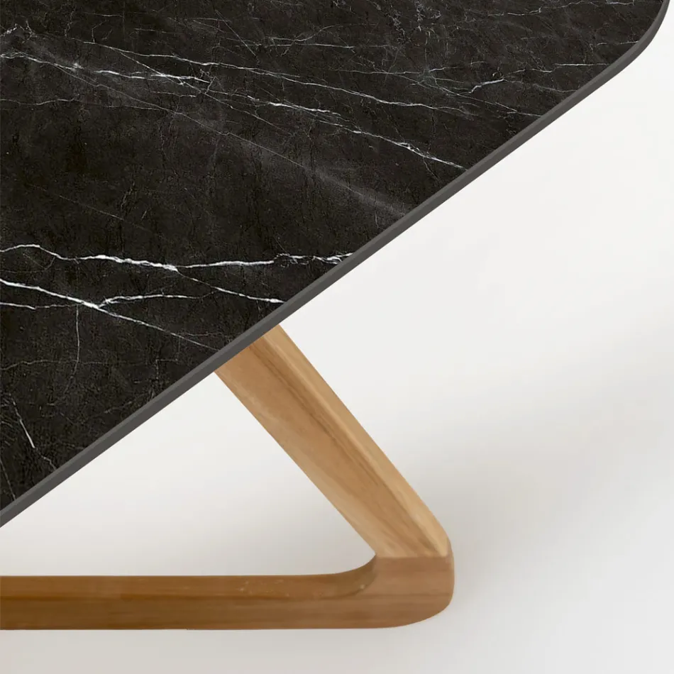 Tavolo da Esterno con Base in Legno e Piano in Ceramica Nero Marquinia - Infinity Viadurini