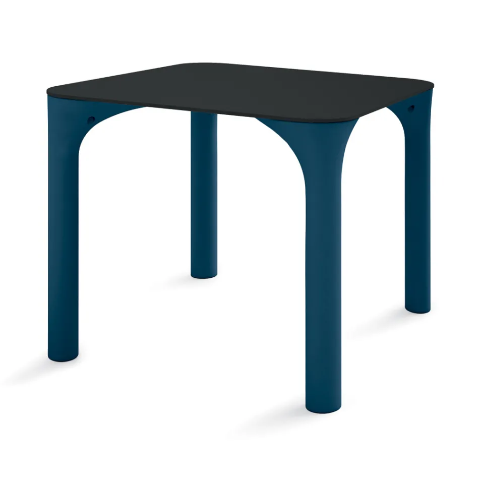 Tavolo da Pranzo in Hpl con Gambe in Polietilene Made in Italy - Glen Viadurini