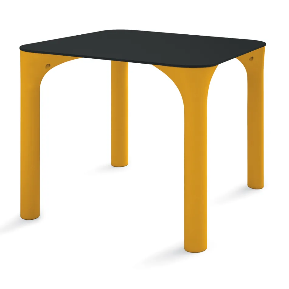 Tavolo da Pranzo in Hpl con Gambe in Polietilene Made in Italy - Glen Viadurini