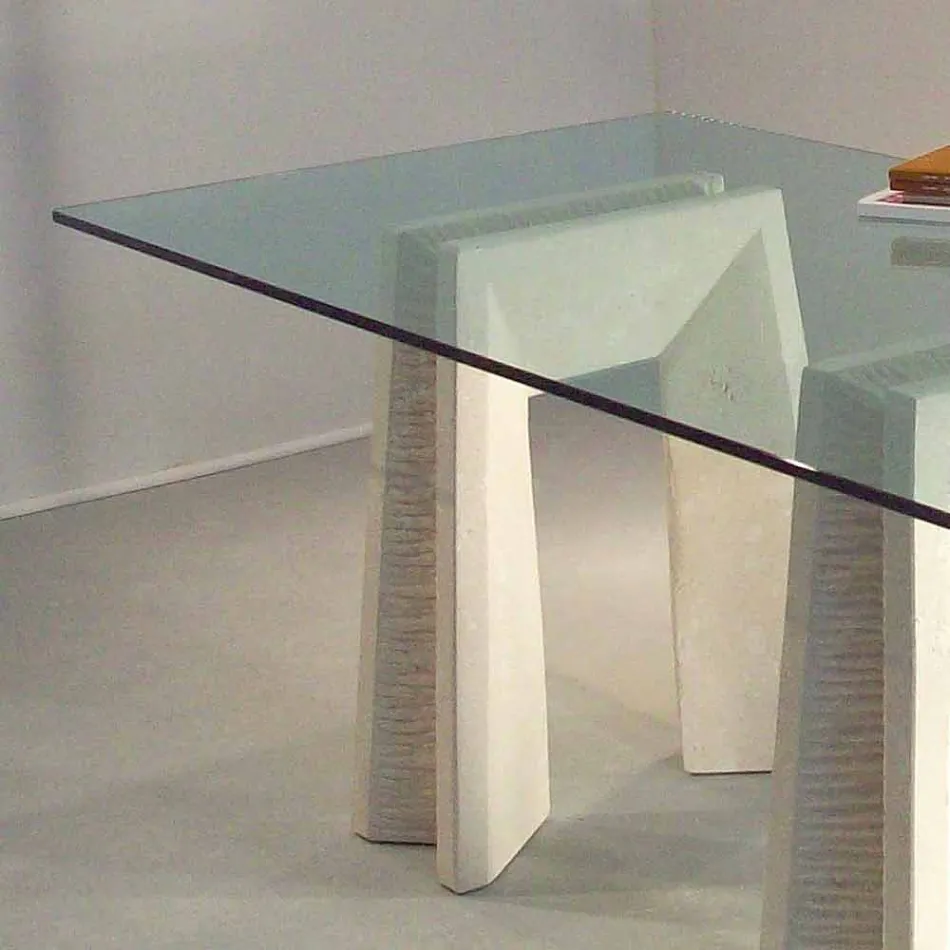Tavolo da pranzo in pietra e cristallo di design moderno Arianna Viadurini