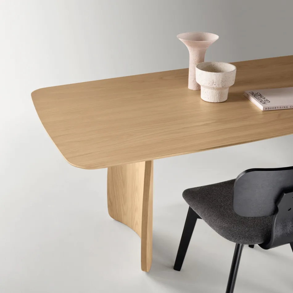 Tavolo Effetto Legno con Gambe Curve in Due Misure e Diverse Finiture - Argo Viadurini