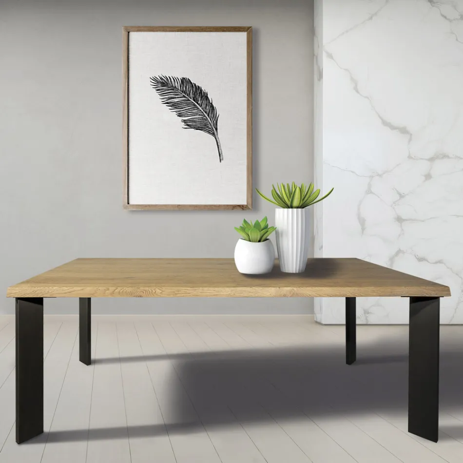 Tavolo in Rovere Nodato Masellato e Gambe in Metallo Made in Italy - Vicente Viadurini