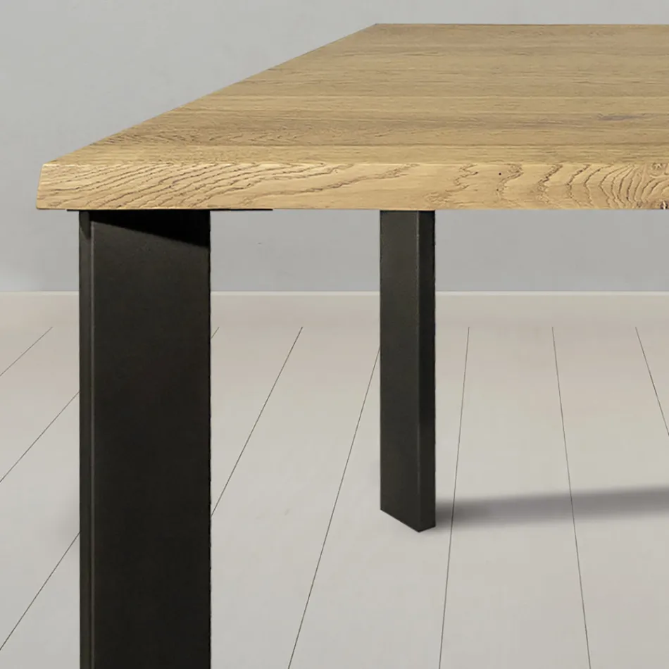 Tavolo in Rovere Nodato Masellato e Gambe in Metallo Made in Italy - Vicente Viadurini