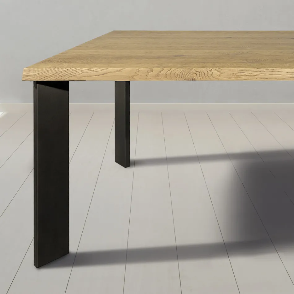 Tavolo in Rovere Nodato Masellato e Gambe in Metallo Made in Italy - Vicente Viadurini