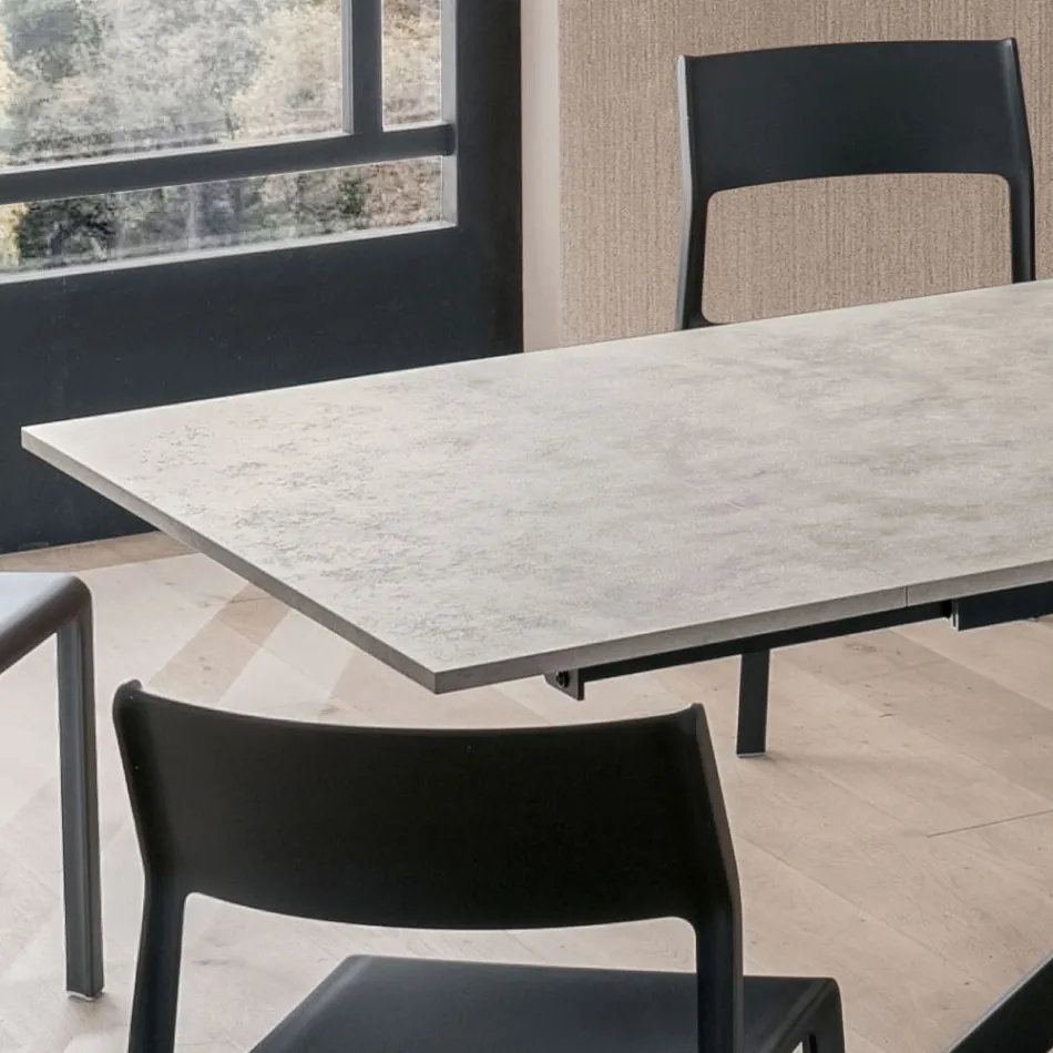 Tavolo Rettangolare Allungabile a 240 o 280 cm in HPL e Metallo - Presente Viadurini