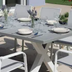 Tavolo Rettangolare da Giardino in Alluminio e Resina Grigia - Nuvia Viadurini