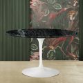 Tavolo Tulip Eero Saarine H 74 con Piano Rotondo in Marmo Verde Alpi - Scarlet