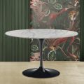 Tavolo Tulip Eero Saarinen H 74 con Piano Rotondo in Marmo di Carrara Statuarietto - Scarlet