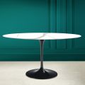 Tavolo Tulip Eero Saarinen H 74 Ovale in Ceramica Calacatta Michelangelo - Scarlet