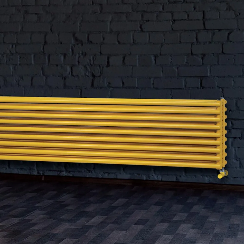 Termoarredo Idraulico con Tripla Serie di Elementi Orizzontali Made in Italy - Caramella Viadurini