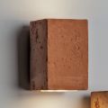 Toscot Smith applique da giardino a LED in terracotta, fatta a mano