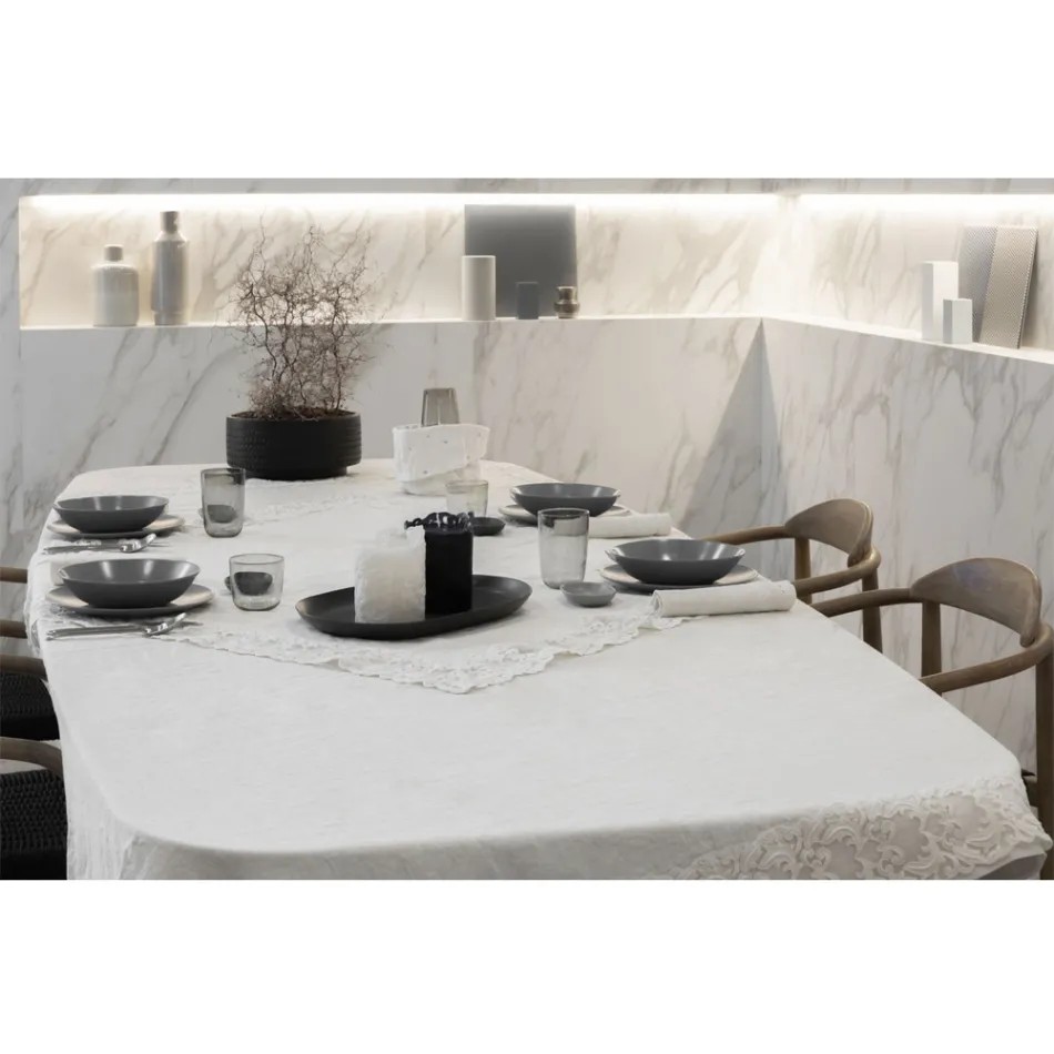 Tovaglia in Lino Bianco o Burro con Pizzo Farnese Design Rettangolare - Kippel Viadurini