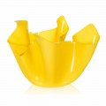 Vaso giallo da interno/esterno design drappeggiato Pina, made in Italy