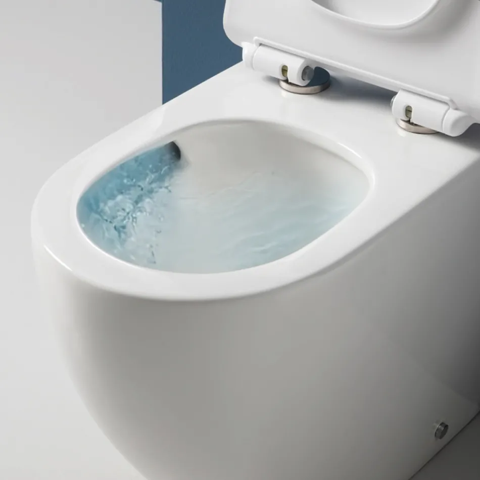 Vaso Wc a Terra Ciclonico con Sedile Soft Close in Ceramica Bianca - Aralia Viadurini